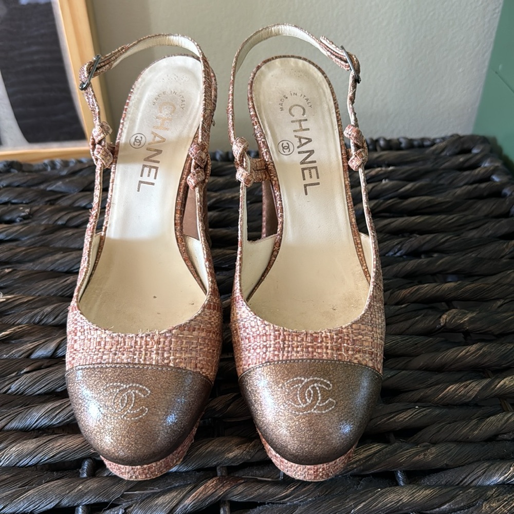 Chanel Interlocking Cc Slingback Pumps - image 7